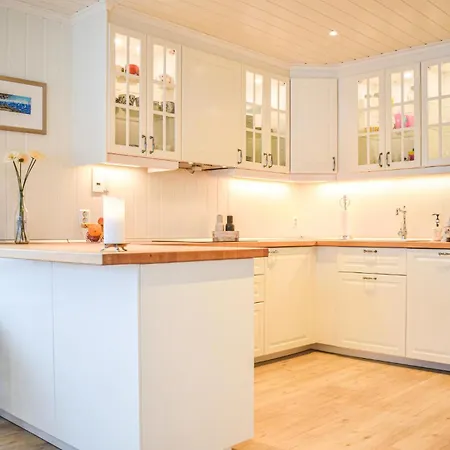 Stunning In With Kitchen Feriehus