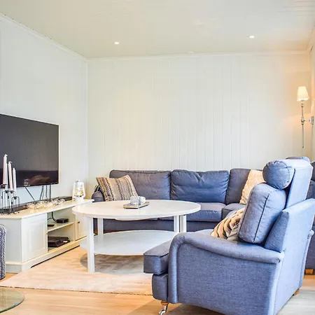 Feriehus Stunning In With Kitchen Mosterhamn